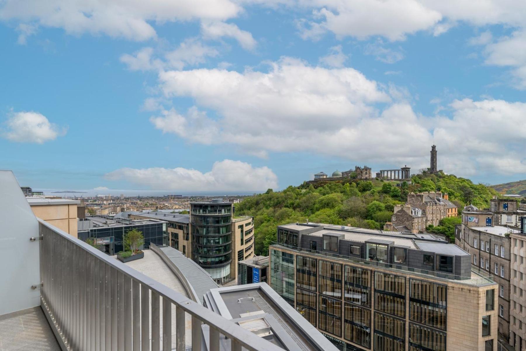 Roomzzz Edimburgo Exterior foto